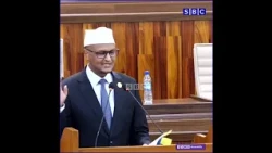laba qof oo isku kalaas ah isku  karti ah ayaa midna Alifle ku baqtiyayaa  kankalana janaral uu yaha