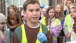 Many schools participate in Strapdag, including students from Lambertzhoeve in Tildonk who bike t...